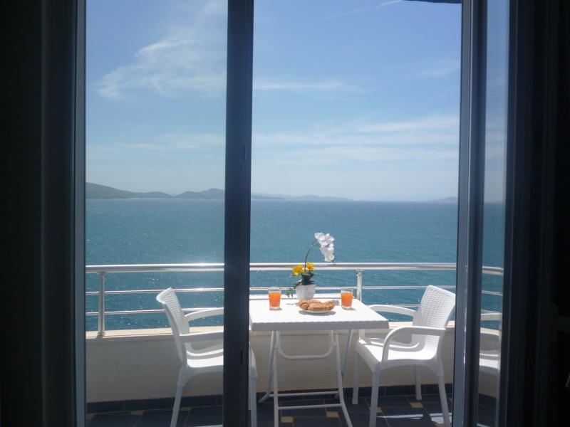 Beautifull Holiday Apartment Larisa Sarandë Exteriör bild