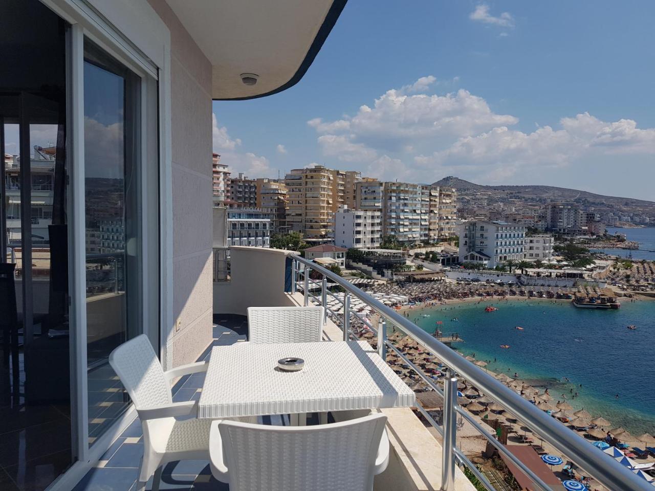 Beautifull Holiday Apartment Larisa Sarandë Exteriör bild